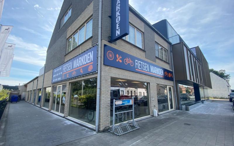 <p>Bij&nbsp;Fietsen Markoen&nbsp;draait het om meer dan alleen het verkopen van fietsen. Een fiets is tenslotte geen impulsaankoop, maar iets waar je dagelijks op vertrouwt. Daarom geloven wij dat goed advies begint met luisteren.</p>
